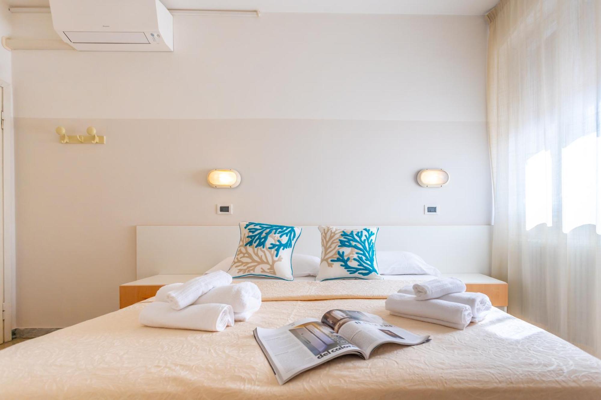 Hotel Selene - Vista Mare Риччоне Экстерьер фото